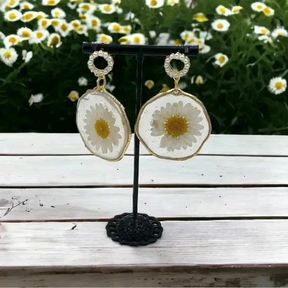 Bespoke Handcrafted Pressed Daisies Art-to-Wear Statement Dangle Earrings Resin - Picture 5 of 5